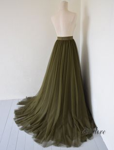 Dark Olive Green Long Maxi Tulle Skirt With a Big Train,bridesmaid Dress,photo Shoot Tulle Skirt - Etsy Elegant Green Tulle Skirt, Green Tulle Long Maxi Skirt, Fitted Green Tulle Maxi Skirt, Long Green Bridesmaid Dresses, Maxi Tulle Skirt, Olive Green Bridesmaid Dresses, Long Green Skirt, Bridesmaid Tulle, Olive Green Skirt