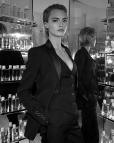 Mode Editorials, Lesbian Fashion, Fashionista Art, Androgynous Fashion, Model Beauty, Cara Delevingne