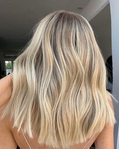 20" Bleach Blonde Full Lace Wig | European Virgin Hair | High Quality Human Hair Balayage Blonde, Blonde Hair Inspiration, Blonde Hair Shades, Balayage Hair Blonde, Blonde Hair Looks, Blonde Hair With Highlights, Hair Shades, Brown Blonde Hair, Long Blonde