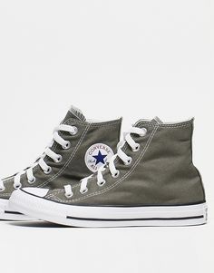 Chaussures par Converse Parfaites pour les tenues décontractées Modèle montant Fermeture à lacets Griffe Converse All Star emblématique Œillets sur l'intérieur du pied pour l'aération Semelle extérieure et bout renforcé en caoutchouc vulcanisé Bande d'archive en caoutchouc Semelle gaufrée anti-dérapante Star Branding, Converse Aesthetic, Grey Converse, Sport Shoes Men, Converse Sneakers, Converse Chuck Taylor All Star, Top Design, Sneaker Collection, Womens Converse