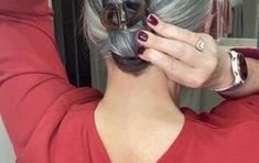 Layer Hair Updo, Style Hair Using Claw Clip, Quick Hair Updos For Medium Hair, Hair Clasp Hairstyles, Easy Updo With Clip, Casual Claw Clip Hairstyles, Easy Updo With Claw Clip, Older Women Updo Hairstyles, How To Use Claw Clips In Medium Hair