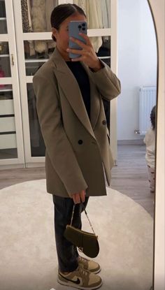 Oversized Blazer Outfits, Modest Winter Outfits, Zara Drip, Eid Outfit, Blazer Outfits For Women, Outfit Zara, Eid Outfits, Mode Zara, Ootd Inspo