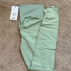 Gymshark Whitney Simmons V2 Rib Waist Leggings Size Large In Moss. These Are Brand New In The Bag With The Tags Still Attached. These Are A Beautiful Light Green Color With Scrunch Details And The Gold Whitney Logo. Moss Leggings, Whitney Simmons, Gymshark Flex Leggings, Flex Leggings, Brown Leggings, Light Green Color, Orange Ombre, Gymshark Leggings, Gymshark Women