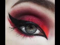 Eyeshadow Cat Eye, Red Riding Hood Makeup, Art Eye Makeup, Red Eyeshadow Makeup, Dramatic Wedding Makeup, Red Eye Makeup, Nails Dark, Halloween Eye Makeup