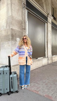 Emili Sindlev (@emilisindlev) • Instagram photos and videos Emilisindlev Style, Street Vibes, Fashion Travel Outfit, Airport Outfits, Winter Lookbook, Outfit Formulas, Wearing A Hat, Carrie Bradshaw