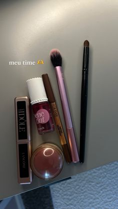 New Product Instagram Story, Makeup Bag Essentials, Makeup Is Life, Makeup Essentials, Artistry Makeup, Aesthetic Makeup