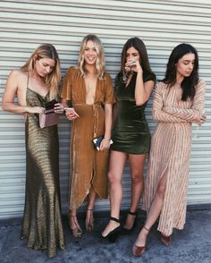 Overdressed again. The Cocktail Collection. https://www.thereformation.com/cocktail-dresses?utm_source=pinterest&utm_medium=organic&utm_campaign=PinterestOwnedPins Gold Outfit, Look Casual, Styling Tips, Dress Code, Look Chic