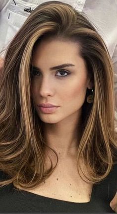 Gorgeous Hair Color, Brunette Balayage Hair, Brown Hair Balayage, Hair Color Ideas For Brunettes, Haircuts For Medium Hair, Balayage Brunette, Hair Color Balayage, American Beauty, Cool Hair Color