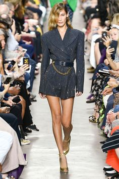 Runway Outfits, Americana Fashion, Michael Kors Collection, Fashion 2020, Bella Hadid, New Yorker, Primavera Estate, London Fashion Week, Couture Fashion