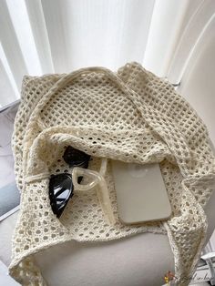 BirdinBag - Stylish Hollow Out Beach Bag - Perfect for Vacations - Medium Size Lightweight Cream Rectangular Bag, Cream Lightweight Tote Bag, Lightweight Cream Tote Bag, Trendy White Lightweight Bag, Crochet Bags, Beach Bag, Crochet Bag, Medium Size, Size Medium