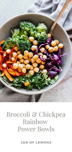 Broccoli, chickpeas, peppers, and red cabbage served in a bowl. Broccoli Chickpea, Carbs And Protein, Healthy Dinner Salads, Power Bowl Recipe, Power Bowl, Seasoned Veggies, Power Bowls, Vegan Soup Recipes, Best Salad Recipes