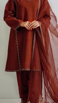 Makhmal Suits Design, Suits Design With Lace, Bridal Fits, Eid Dress Ideas, Pitta Work, Simple Dress Casual, Eid Dress, Chocolate Dishes, Trendy Outfits Indian