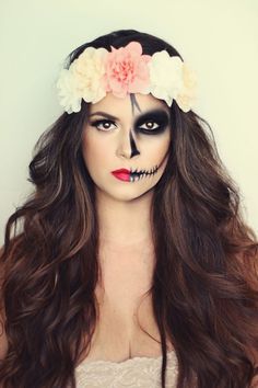 Sugar Kull, Skeleton Makeup Half Face, Nem Halloween Makeup, Half Skull Makeup, Makeup Clown