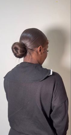 Hairstyle With Donut Bun, Slick Back Bun Natural Hair Black Women, Silk Bun, Edges Hairstyles, Donut Hair Bun, Straightened Hair, Pony Hairstyles