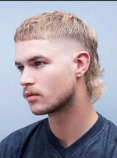 Short Mullet, Creative Hair Color, Asian Short Hair, Hair Inspiration Short