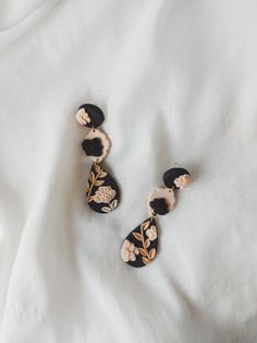 Floral Clay Earrings, Etsy Instagram, Handmade Clay, Cream Beige, Black Earrings, Black Cream