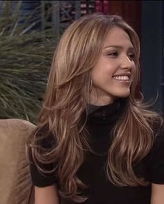 Lyla Garrity Haircut, Long Layers With Angles, 00s Blowout Hair, 90s Layers Brunette, 90s Blowout Hair Aesthetic, Prom Hair Down Blowout, Supermodel Hair 90s, 90s Supermodels Hair, 2000 Blowout Hair