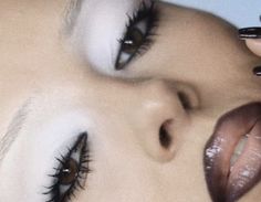 Black Lip Liner Looks, Cool Lip Makeup, Dark Lip Liner And Gloss 90s, 2000s Lips, Fun Goth Makeup, 2000s Trashy Y2k Makeup, Black Liner Lips, Black Lip Liner With Gloss, Black Liner Looks