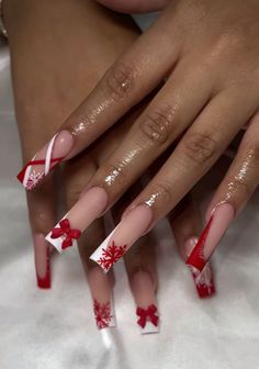 Christmas Nails Designs Almond, Nail Idea Christmas, Baddie Nails Christmas, Short Acrylic Nails For Christmas, Christmas Acrylics Almond, Christmas Themed Acrylic Nails, Winter Nails Red And White, Snowflake Nails Design, Square French Tip Christmas Nails