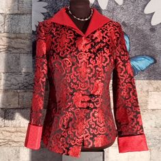 Ladies Vintage Shanghai Solo 100% Silk Red & Black Jacket. Measurements Armpit To Armpit Flat 19 ". Still Has Tags Red Fitted Blazer With Stand Collar, Vintage Shanghai, Mint Green Jacket, Red And Black Jacket, Blazer Suit Women, Checkered Blazer, Coats Vintage, Crop Blazer, Single Button Blazer