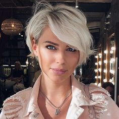 Popular Short Haircuts, Girls Short Haircuts, Blonde Haircuts, Short Hair Trends, Long Pixie, Girl Haircuts, Short Pixie Haircuts, Short Hairstyle