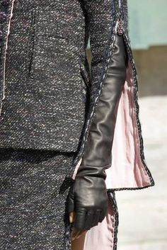 deep arm slit - YES! Chanel Autumn/Winter 2018 Couture | British Vogue Chanel Details, Chanel Blazer, Futuristic Designs, Chanel Style Jacket, Long Leather Gloves, 90s Runway Fashion, Chanel Jacket, Chanel Couture, Chanel Haute Couture