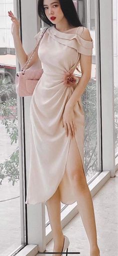 Gaun Fashion, Dress Fashion, Elegant Dresses, One Shoulder Formal Dress, One Shoulder Dress, One Shoulder, Shoulder Dress, Fashion Dresses, Prom