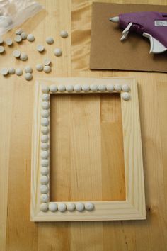 3 Ways to Upgrade Basic Photo Frames — Entertain the Idea Photo Frames Decoration Ideas, Cheap Frames Diy, Painted Photo Frames Diy, Diy Mini Frame, Diy Painted Frame, Picture Frames On The Wall, Frame Upcycle, Painted Photo Frames, Photo Frame Diy