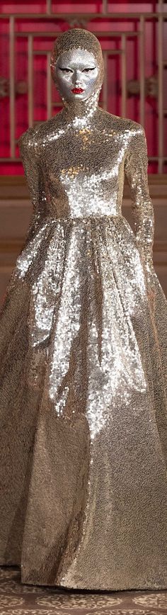 Valentino Couture Spring 2020 Pechino Vogue Fashion, Gorgeous Gowns, Fashion Shows, Gold Fashion