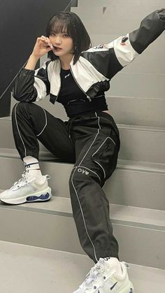 Mode Ulzzang, Korean Casual Outfits, Tomboy Outfits, Tomboy Style Outfits, Tomboy Fashion, Kpop Fashion Outfits, 가을 패션, Edgy Outfits, Korean Street Fashion