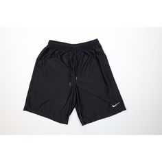 Short Nike VTG 90s Medium Mini Swoosh Above Knee pour Homme Noir Short homme Tirettes en tissu. Fabriqué aux États-Unis Taille homme Moyenne Les mesures sont : 12,5 pouces de tour de taille à plat Entrejambe de 8,5 pouces 19,5 pouces de haut en bas Noir Mélange de polyester La livraison aux États-Unis est GRATUITE au Canada est de 15 $ et l'international est de 24 $. Découvrez mes autres articles dans ma boutique ! PR1595 Short Nike, Nike Vintage, Shorts Nike, Above Knee, Short Outfits, Mens Outfits, Boutique, Nike, Clothes