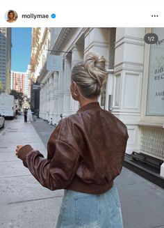 Hair Ups, Fav Hairstyles, Hairstyles For 2023, Street Jacket, Paris Outfits, Cute Hair, Street Style Inspiration, Outfit Inspo Fall