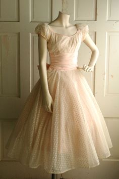 Vintage Wedding Dress 1950s, 1950s Wedding Dress, Wedding Dress Vintage, 1950s Wedding, Tea Length Skirt, Tea Length Dress, Pastel Vintage, Pink Wedding Dress