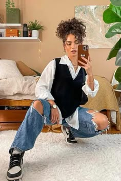 Queer Fashion Women, Sweater Vest Outfit Women, Vest Outfits For Women, Sweater Vest Outfit, Denim Jeans Fashion, Queer Fashion, Outfit Jeans, Inspirational Sayings, Looks Street Style