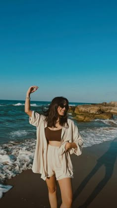 Ootd For Beach Style, Ootd Pantai Bali, Pondicherry Outfits, Summer Outfits 2023 Beach, Ootd Bali Beach, Casual Beach Pictures, Korean Beach Fashion, Palawan Outfit Ideas, Korean Summer Outfits Beach