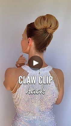 18K views · 4.7K reactions | You can create so much volume 💯🔻
… with a claw clip!

🤍The size of the claw clip creates the size of the volume.

You can use any claw clip. 

👉🏼But the claw clips from @doouup are light as a feather. This claw clip holds your hair very well and therefore lasts all day👌.
.
.
.
#clawcliphairstyle #clawcliphack #updo #bunhairstyle #hairstylist #updohack | Claudia | Hairstyles | Pieter Savenberg · Aurora Clip Hairstyles, Light As A Feather, Hair Brained, Hair Makeover, The Claw, Hair Braids, Claw Clips, Great Hair