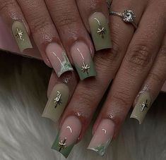 Dark Green Nails Ideas Short, Sage Green Nails Medium Length, Tiana Nails Princess, Nails Graduation Ideas, Short Square Nails Green, Nail Inspo Square Medium, Green Nail Inspo Acrylic, Princess Tiana Nails, Square Nail Designs Summer