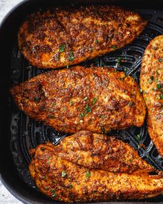 Air Fryer Chicken Breast - #airfryer #chicken #recipe #eatwel101 - Easy to make and takes just a few minutes to cook. Cooking chicken breast in the air fryer makes your lunches, dinners, and meal prep super quick and delicious! - #recipe by #eatwell101® Chicken Breast Air Fryer, Chicken Fillet Recipes, Boneless Skinless Chicken Breast Recipes, Skinless Chicken Breast Recipes, Chicken Boneless Breast Recipes, Plats Healthy