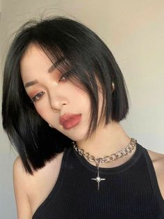 One Length Haircuts, Classic Bob Haircut, Short Black Hair, Chin Length Hair, Shot Hair Styles, Short Straight Hair, Haircuts Straight Hair