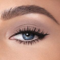 Eyes To Mesmerise, Natural Eye Makeup Tutorial, Pretty Eyeshadow, Shimmer Eye Makeup, Face Makeup Tips, Makeup Mistakes, Stage Makeup