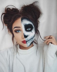 // Oliviasavidge Half Skeleton, Den Mrtvých