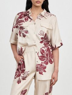 Blijf stijlvol en comfortabel in ons unieke Modern Satin Floral Print Short Sleeve Loose Fit Shirt.
Dit overhemd is gemaakt van eersteklas stof en is zacht en ademend om de hele dag te dragen. De unieke bloemenprint op dit overhemd voegt een vleugje persoonlijkheid toe, terwijl de losse pasvorm zorgt voor een comfortabele pasvorm.
Dit LikeMyChoice®-shirt is perfect voor casual uitjes, boodschappen doen of gewoon lekker thuis luieren en combineert stijl en comfort moeiteloos. Combineer met een broek met wijde pijpen in dezelfde print en je favoriete sandalen of sieraden voor een stijlvolle maar moeiteloze look.
Zie meer：Vakantie-Nieuw-Stijl
Let op:
Maat: controleer zorgvuldig de afmetingen
Houd rekening met 0,5-1" verschil als gevolg van handmatige meting
Door verschillende monitorinstellin Drape Maxi Dress, Loose Fit Shirts, Loose Shirt, Blouse Pants, Short Coat Jackets, Midi Dress Casual, Swimsuit Dress, Print Shorts, Loose Shirts