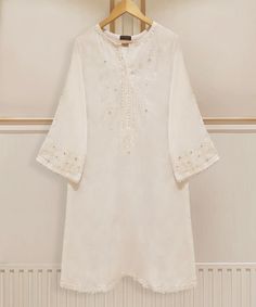 White Kurti, Designer Suits, Clothing Dresses, Embroidered Shirt, Dress Clothes For Women, Beautiful Fabric, Green And Gold, Beautiful Dresses, Lawn