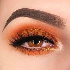 Shared by ᏕᏬᏁᏕᏂᎥᏁᏋ. Find images and videos about beauty, girls and makeup on We Heart It - the app to get lost in what you love. Eye Makeup Glitter, Dramatic Eyeliner, Eyeliner Hacks, Drag Make-up, Gold Eye Makeup, Best Eyeliner