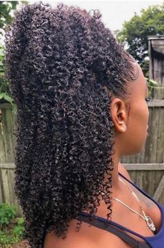 Naturally Curly Hair Updo, Natural Curly Hair Care, Curly Hair Growth, Grow Natural Hair Faster, Long Natural Curly Hair, Cabello Afro Natural, Natural Hair Moisturizer, Curly Hair Care Routine, Natural Curly Hair Cuts