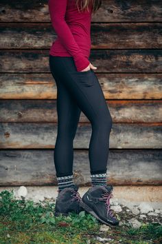 Perfect leggings for chilly spring or autumn days and warmer winter days. In extreme temperatures, they're great as a warm base layer worn under your wind or waterproof pants. Leggings Collection, Thermo Leggings, Spring Leggings, Summer Leggings, Perfect Leggings, Waterproof Pants, Short Tank Top, Leggings Hoodie, Winter Leggings