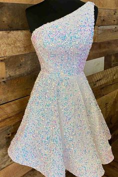 Cute Dresses For Sweet 16, Prom Dresses Short Length, Cute Sequin Dresses, Dress Ideas For Homecoming, Winter Formal Dresses Knee Length, Purple Dresses Formal Short, Diamond Homecoming Dress, Home Comming Dress, Home Coming Dresses Short 2023