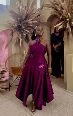 #dress #fashion #maxidressesgorgeous #purple Purple Dinner Dress, Wedding Guest Outfit Classy, Purple Dress Formal Classy, Ankara Wedding Guest Outfit, Dinner Gowns Classy Night, Stylish Ankara Dresses, Classy Wedding Guest Dresses, Trendy Date Night Outfit, Date Night Outfit Ideas