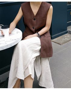 F00198939-103 Sleeveless Vest With Buttons For Fall, Solid Color Fall Vest With Pockets, Business Casual Winter Vest With Pockets, Winter Business Casual Vest With Pockets, Fall Workwear Sweater Vest With Buttons, Fall Business Casual Vest With Buttons, Casual Workwear Vest With Pockets, Chic Fall Workwear Vest, Chic Brown V-neck Outerwear