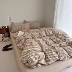 Beige Gingham Duvet Cover Set Grunge Aesthetic Room Decor, Gingham Duvet Cover, Bed Inspo, Dark Academia Room Decor, Beige Gingham, California King Duvet Cover, Light Academia Room Decor, Room Decor Dark, Bed Making